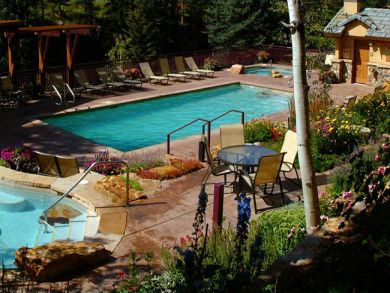 Vail 4 Bedroom Condo Rental Lionshead 150 yards to Gondola.